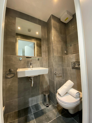 Bathroom 3, Eyre Square Galway Central Self Catering