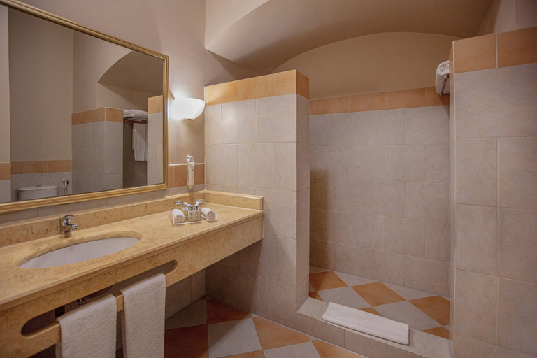 Bathroom 5, JAZ Makadi Saraya Resort, Safaja