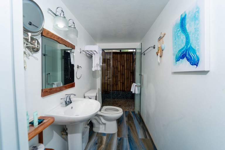 Bathroom 4, Blue Skies Beach Resort