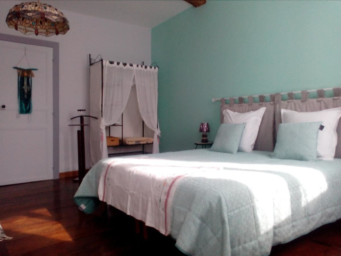 Bedroom 2, Aux Rosiers, Pyrénées-Atlantiques