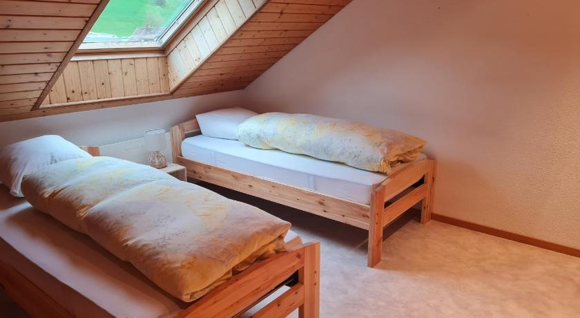 Bedroom 2, Dachwohnung in Welschenrohr, Thal