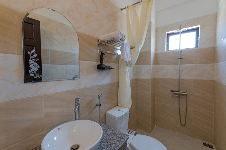 Bathroom 4, Hoi An Blue River Hotel, Da Nang