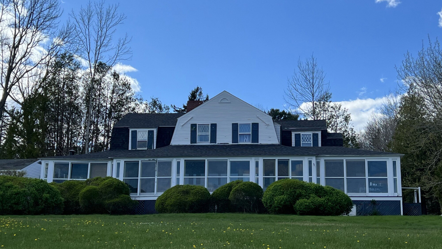 Exterior & Views 1, High Tide Inn, Knox