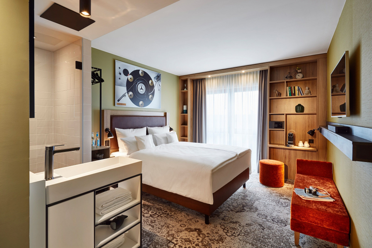Bedroom 5, Me and All Hotel Hanover, by Hyatt, Region Hannover