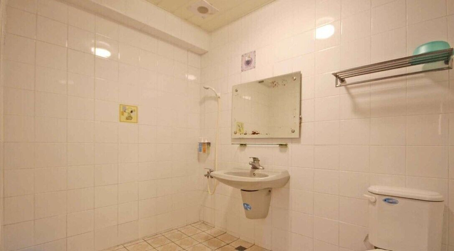 Bathroom 4, King Hotel Sun Moon Lake, Nantou