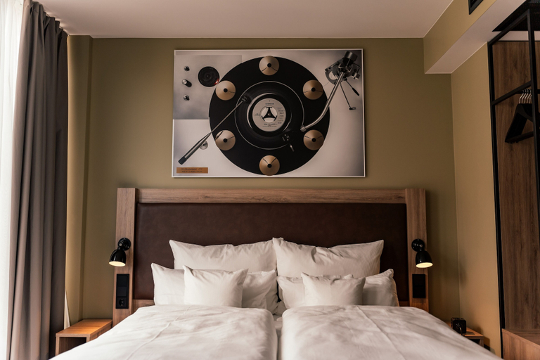 Bedroom 4, Me and All Hotel Hanover, by Hyatt, Region Hannover
