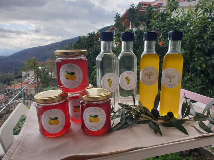 Food and drink, Rosemary House Number One, Sarandës
