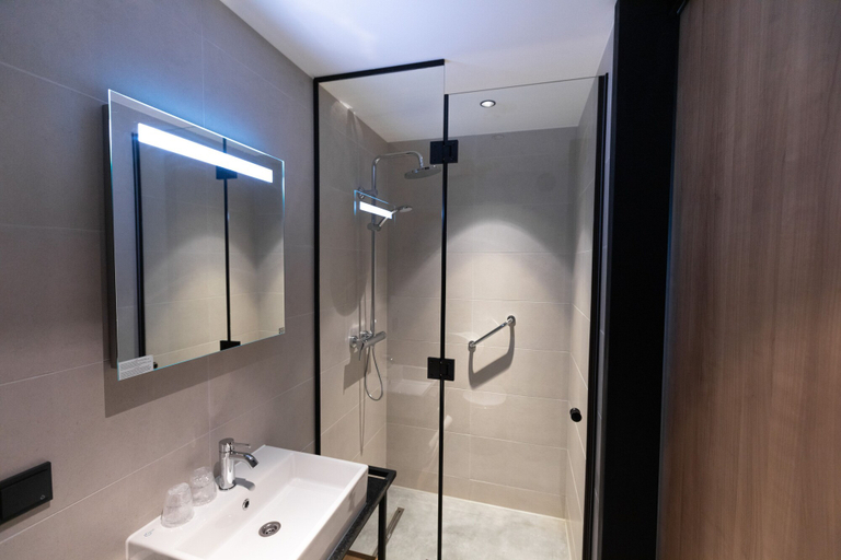 Bathroom 5, Van der Valk Hotel Gorinchem-A27, Gorinchem