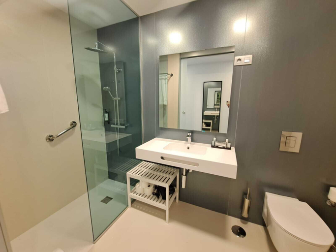 Bathroom 3, RK Farallón Canteras, Las Palmas