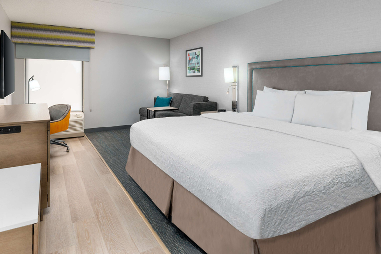 Bedroom 4, Hampton Inn Hartford/Airport, Hartford