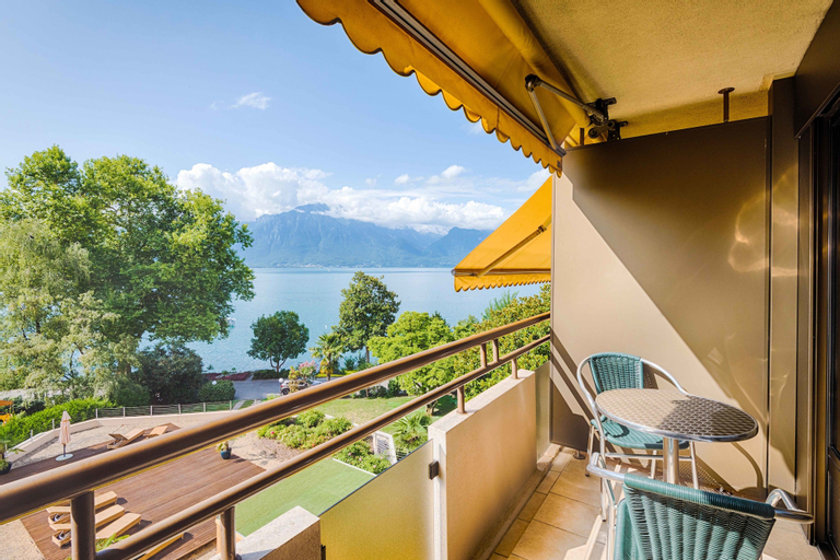 Exterior & Views 26