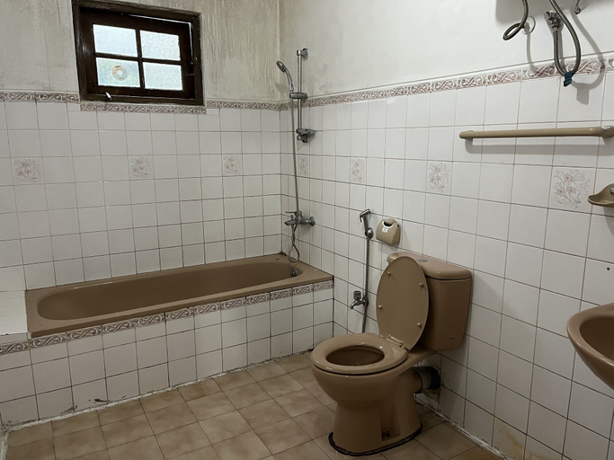 Bathroom 3, The Green Savanna Holiday Bungalow, Nuwara Eliya