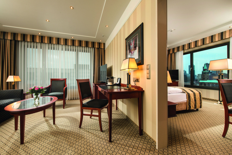 Bedroom 4, JW Marriott Hotel Berlin, Berlin