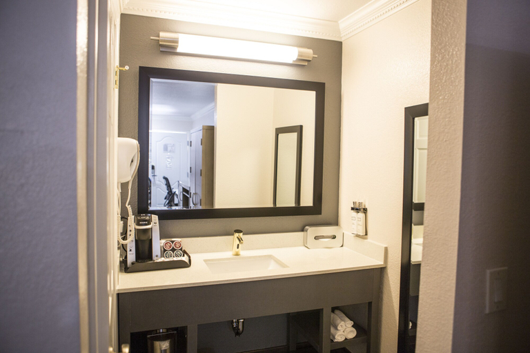 Bathroom 5, Hotel Aria, Santa Clara