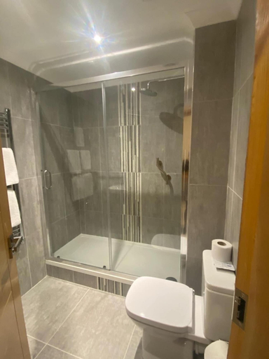 Bathroom 5, The City Hotel, Fife