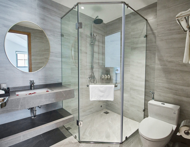 Bathroom, The Yen Residences Halong, Hạ Long