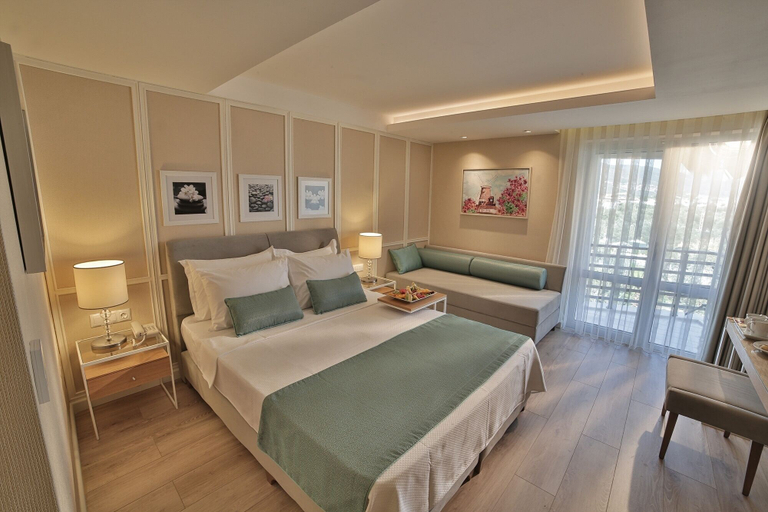 Bedroom 2, Rawda Resort Hotel Altinoluk, Edremit