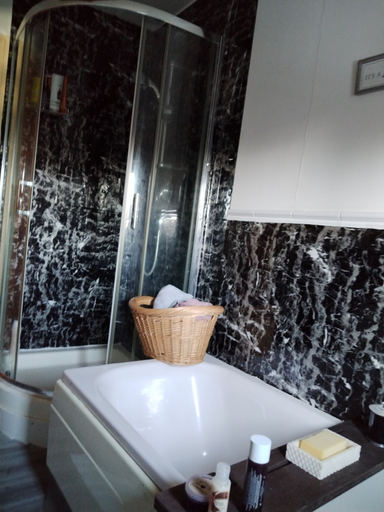Bathroom 3, The oast guesthouse, Kent