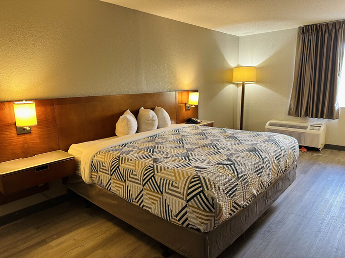 Bedroom 4, Motel 6 Forrest City, AR, Saint Francis