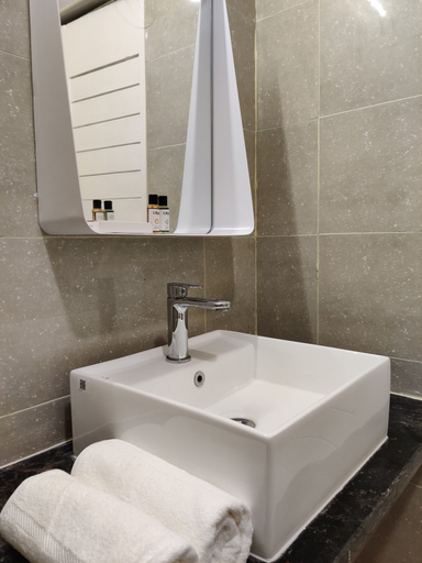 Bathroom 4, Olive Zip Indiranagar Metro by Embassy Group, Bangalore