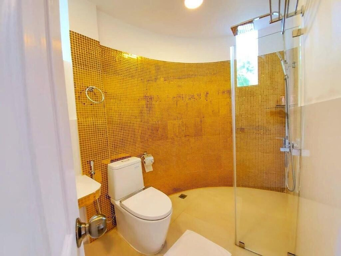 Bathroom, Kingsway Thoddoo