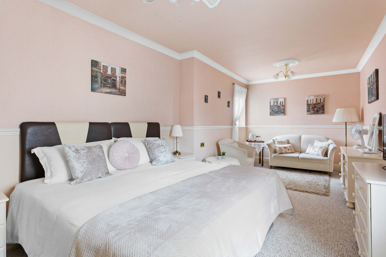 Bedroom 3, The Berburry, Torbay