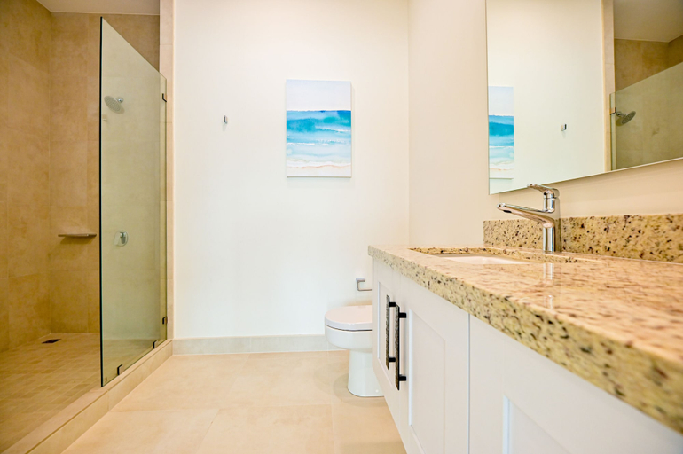 Bathroom 4, Marina Flamingo, Santa Cruz