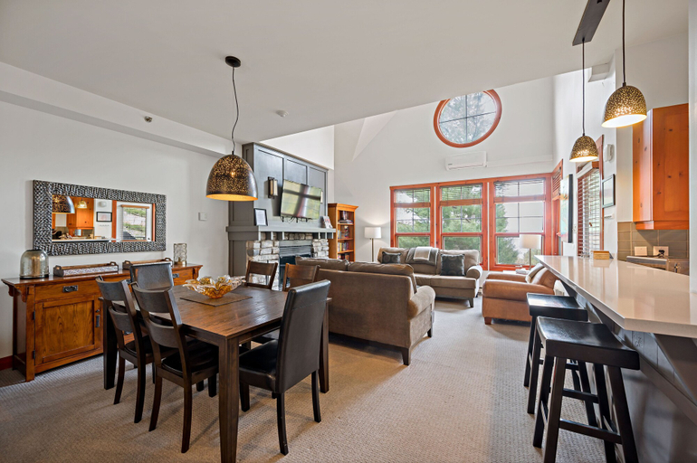 Food & Drinks 4, Tremblant-Les-Eaux - RVMT, Les Laurentides