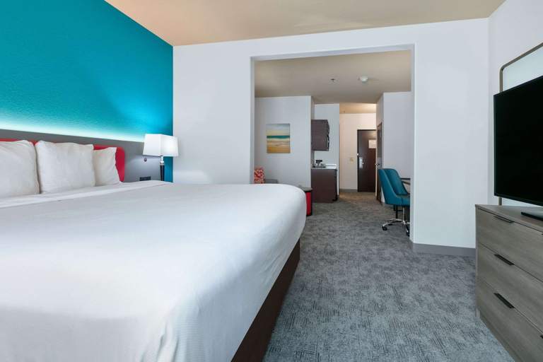 Bedroom 3, Comfort Suites Arlington - Entertainment District, Arlington