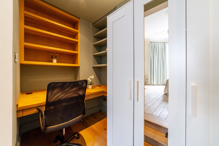 Others 5, 5 Bed Apartment in Clapham, London