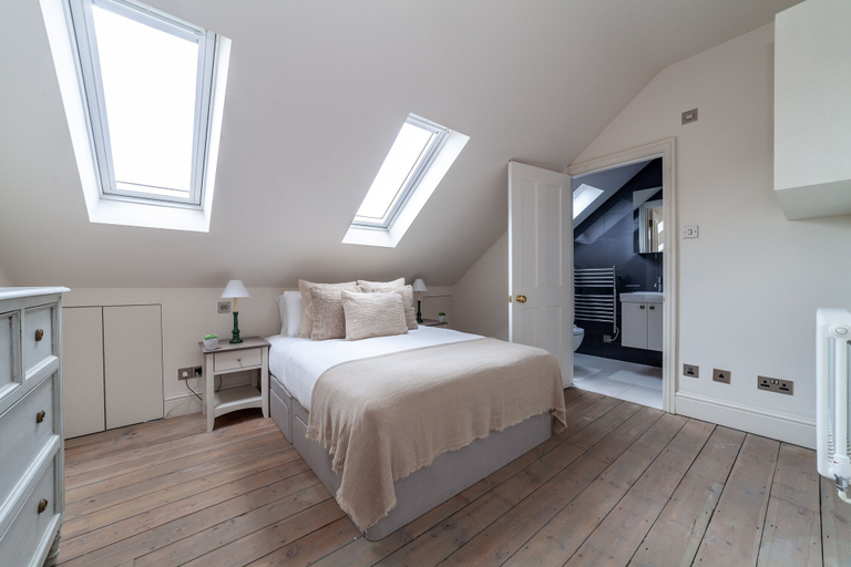 Others 4, 5 Bed Apartment in Clapham, London