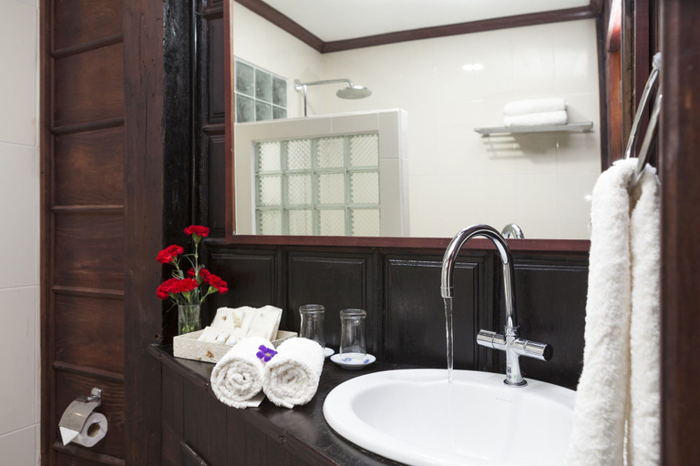 Bathroom 5, Chandara Boutique Hotel, Vientiane