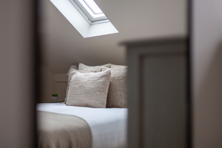 Others 3, 5 Bed Apartment in Clapham, London