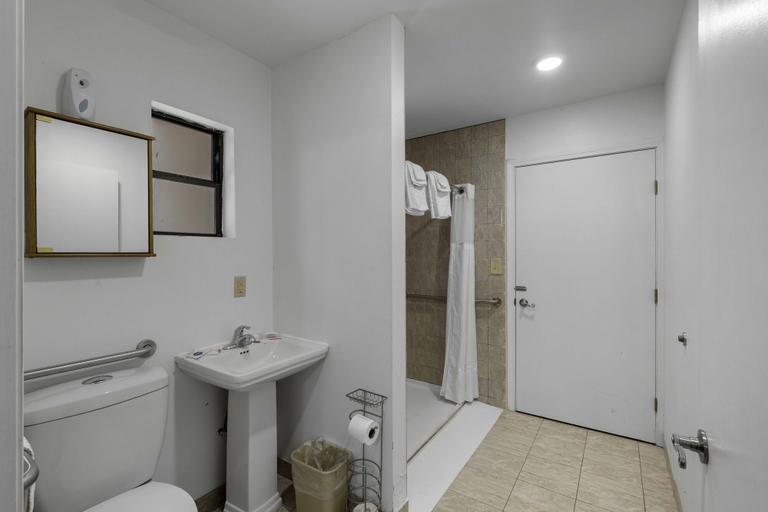Bathroom 4, Budget Lodge Ruidoso, Lincoln