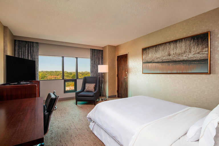 Bedroom 3, The Westin Southfield Detroit, Oakland