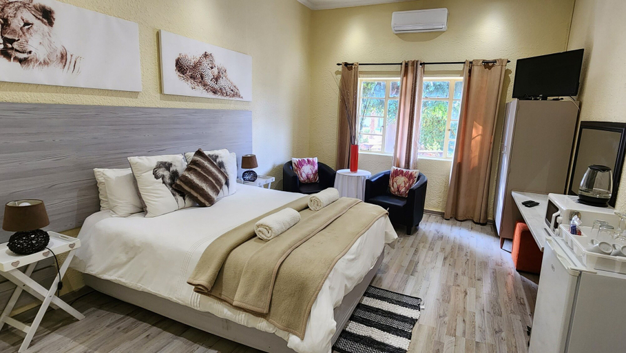 Bedroom 2, Pofadder Hotel, Namakwa