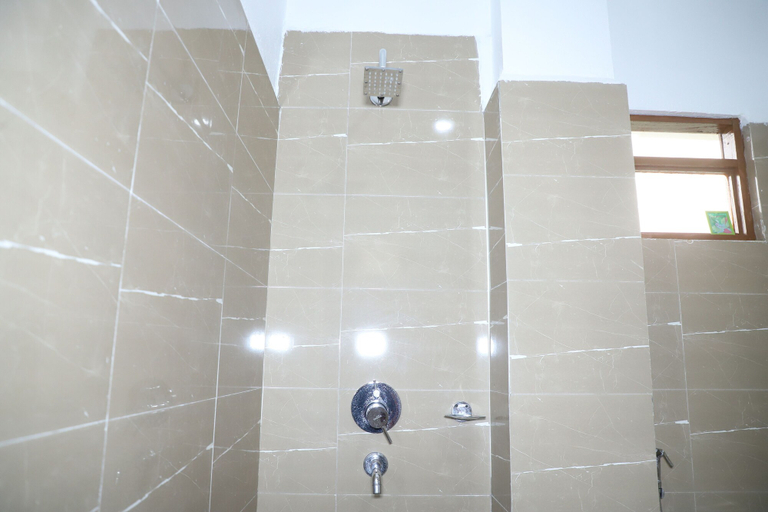 Bathroom 4, Hotel Nepal Inn, Narayani