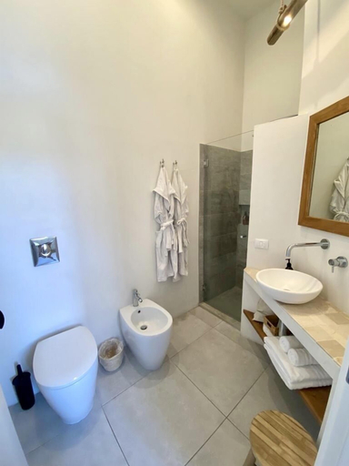 Bathroom 5, Fra Cielo e Mare, Cagliari