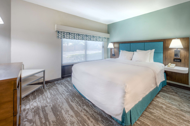Bedroom 3, Hampton Inn & Suites Wilmington/Wrightsville Beach, New Hanover