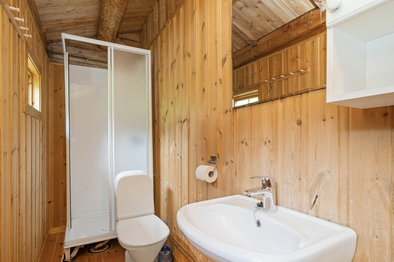 Bathroom 3, Ljoshaugen Camping, Dovre