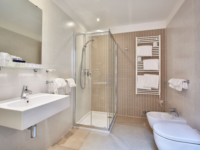 Bathroom 4, Hotel Centrale, Como