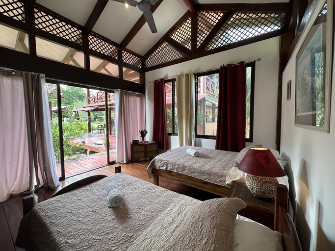 Bedroom 2, Kenaki Lodge, Talamanca