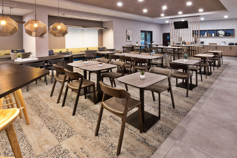 Food & Drinks 4, SpringHill Suites by Marriott Birmingham Colonnade, Jefferson