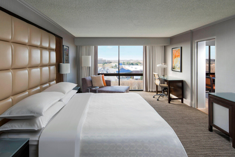 Bedroom 3, Sheraton West Des Moines Hotel, Polk