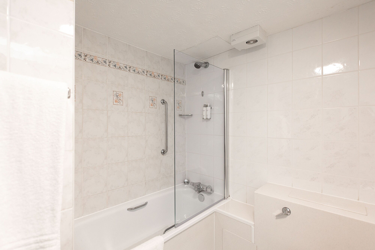 Bathroom 4, Village Hotel Liverpool, Knowsley