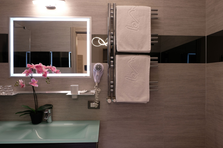 Bathroom 5, LeNotti Verona, Verona