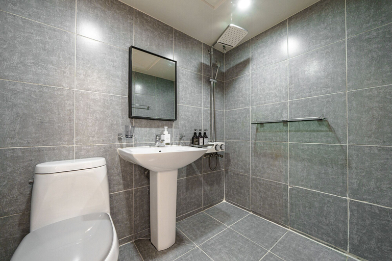 Bathroom 4, Waba Classic, Suyeong