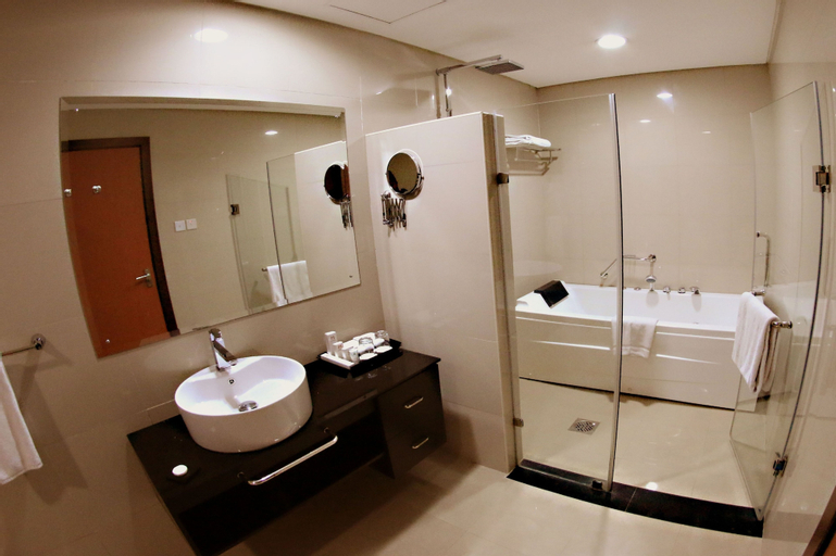 Bathroom 7