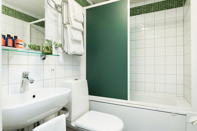 Bathroom 5, ProfilHotels Garden, Malmö