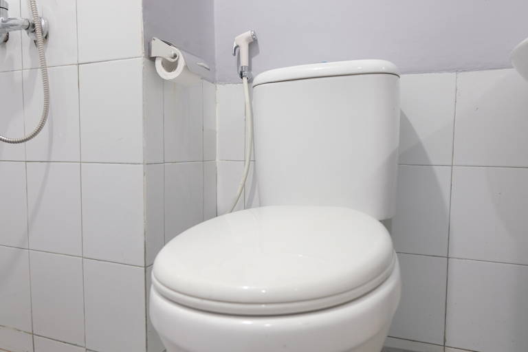 Bathroom 5, Comfy Studio Apartment at Grand Asia Afrika By Travelio, Bandung